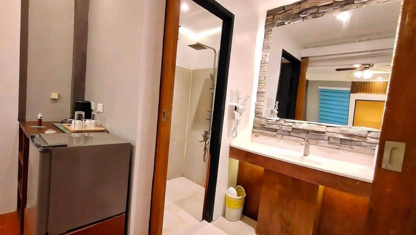 Premier room bathroom at La Luz Beach Resort